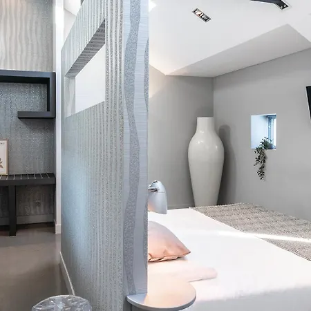 Modern With Fast Wifi And Parking